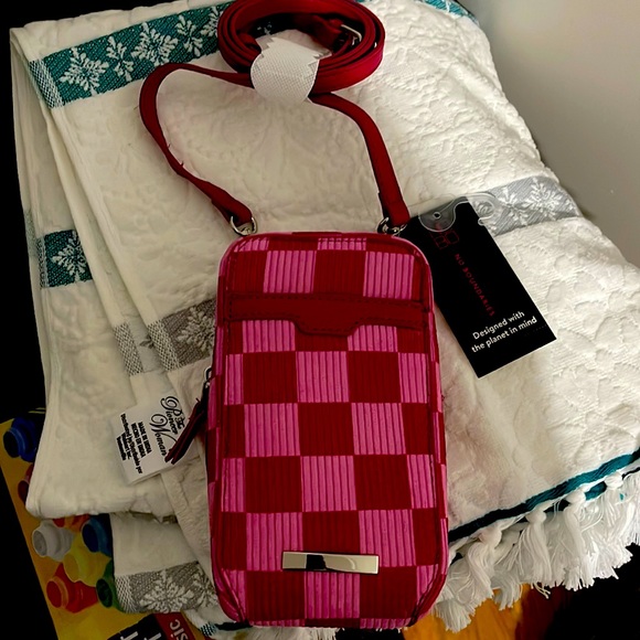 No Boundaries Handbags - Brand new phone zip around Crossbody bag